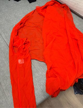 Foulard rojo con manga. Etxart&panno