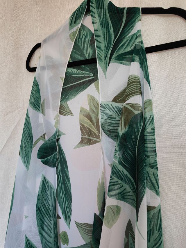 Kimono sin manga hojas verdes y blanco