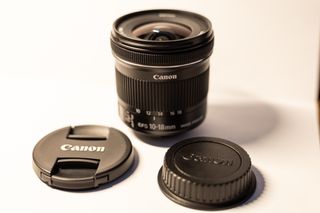 Canon EF-S 10-18mm f/4.5-5.6 IS Stabilizzato