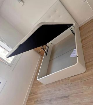 Dormitorio completo: cama, canapé y colchón