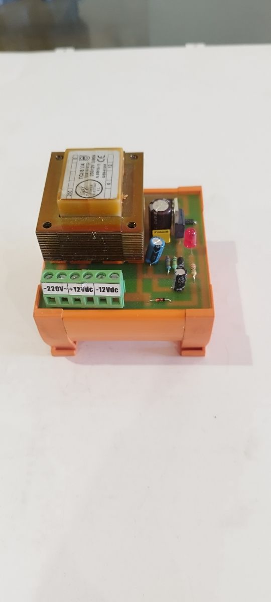 Fuente Alimentación 12V DC.