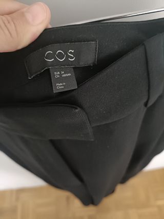 Pantalón COS negro