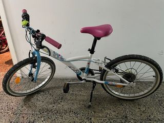 Bicicleta niña Btwin 20 blanca y azul