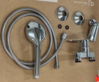 Grifo de ducha metálico plateado marca BOET