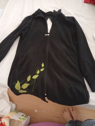Chaqueta polar porteo con estampado
