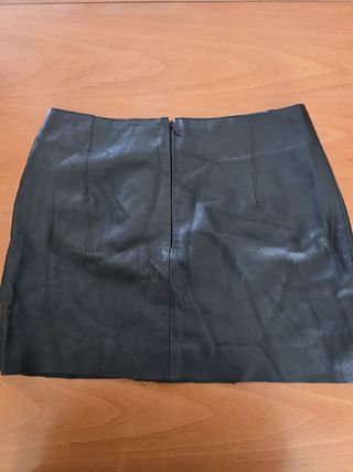 Minigonna in pelle tgS, mai stata indossata. 