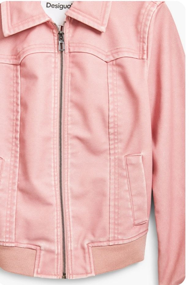 Chaqueta Biker Desigual efecto piel rosa