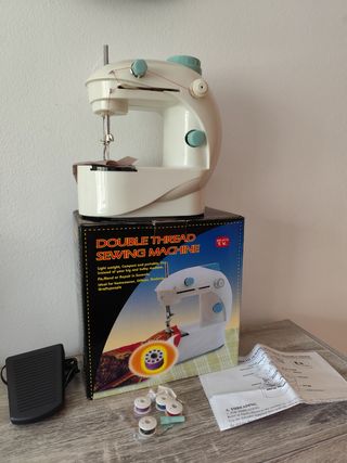 Macchina da cucire portatile
