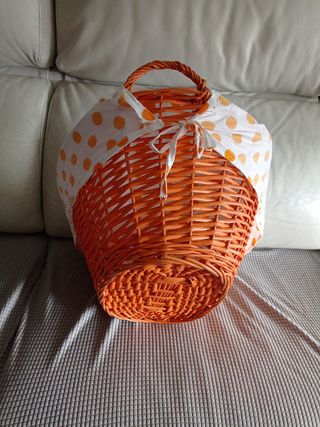 Cesto mimbre naranja con forro