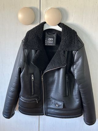 Cazadora niño Zara Negra Talla 8-9