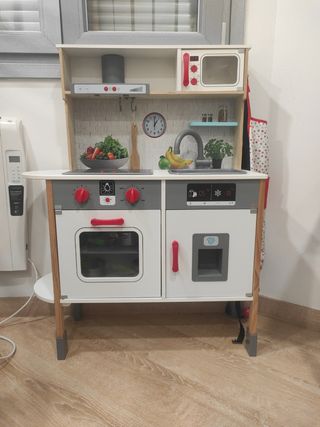 Cocinita de madera para niños