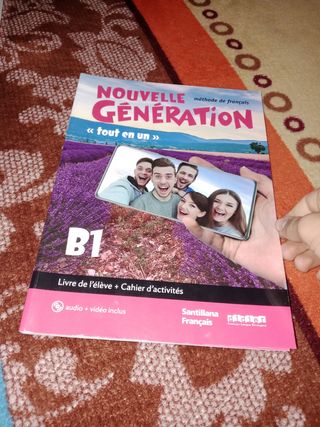 Un libro de Frances tour en un 