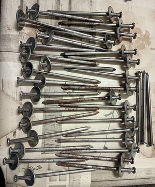 Set di 30 picchetti per tende da campeggio