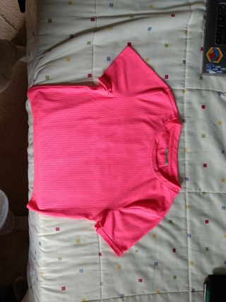 Top rosa fucsia de canalé