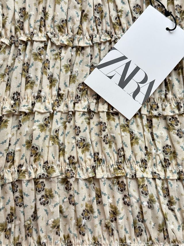 Vestido Zara floral manga larga