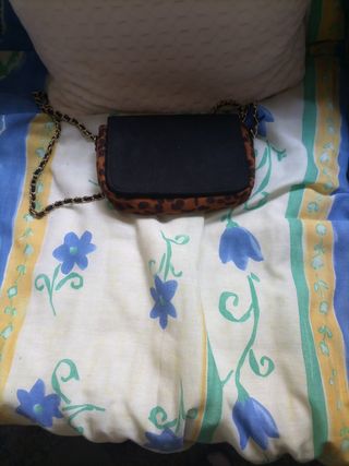 Bolso pequeño cadena leopardo y negro