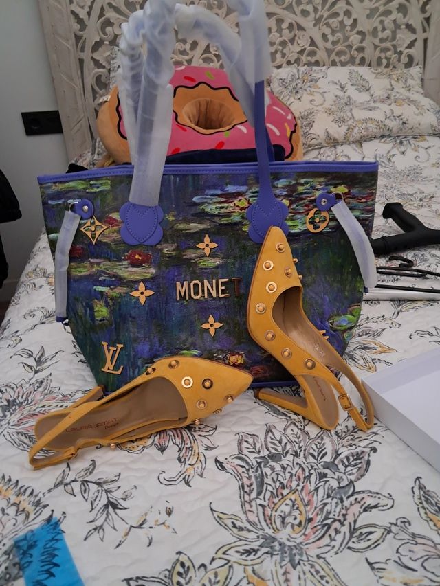 Sandalias Laura Amat doradas con tachuelas