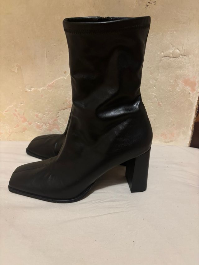 Botas de tacón cuadradas negras