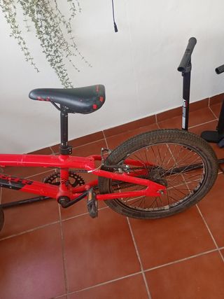 Bicicleta BMX Roja
