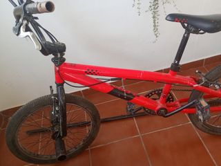 Bicicleta BMX Roja