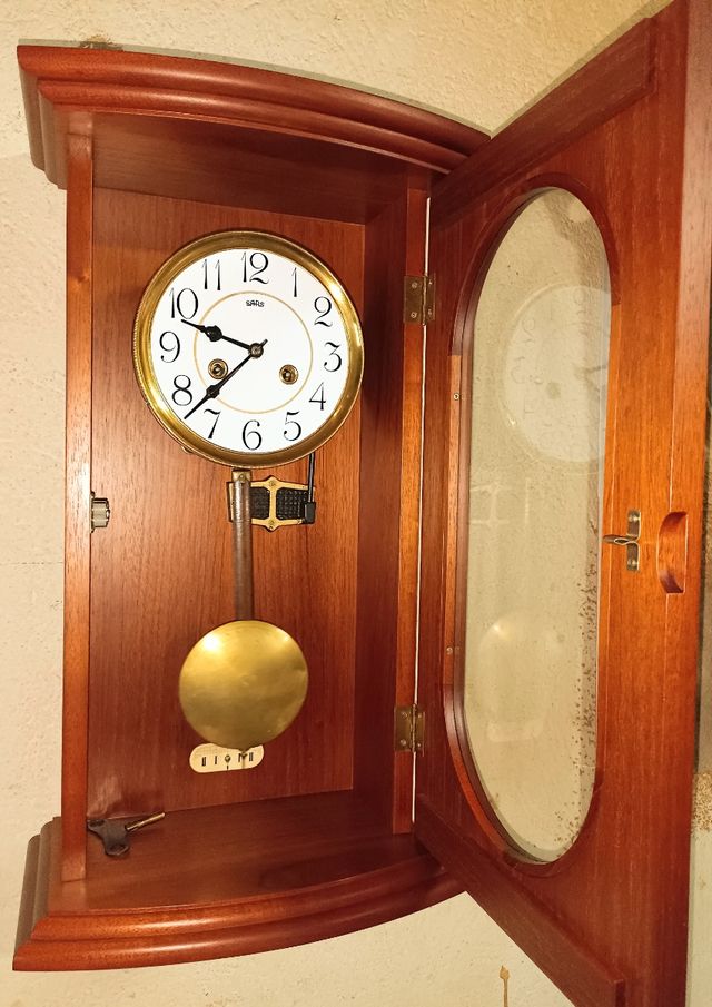 Reloj de péndulo antiguo madera caoba
