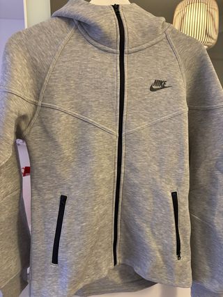 Chaqueta Nike Tech Gris