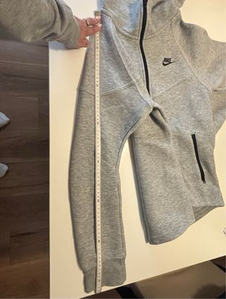 Chaqueta Nike Tech Gris
