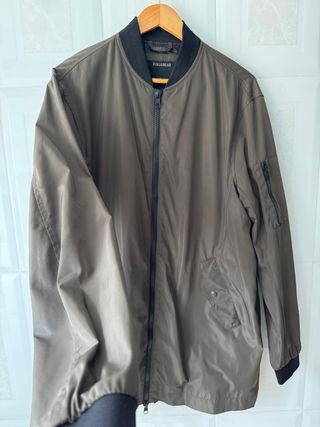 Chaqueta bomber Pull&Bear verde militar 