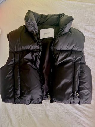 Chaleco acolchado Bershka negro