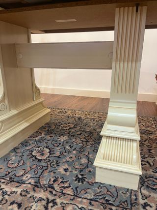 Mesa de comedor de madera lacada extensible