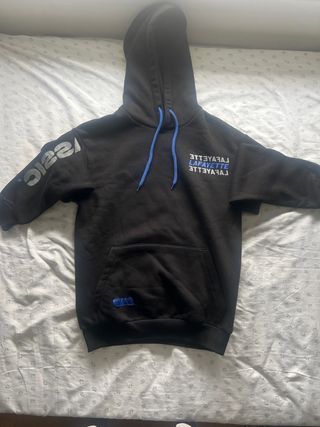 Sudadera Negra con Cordones Azules