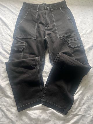 Sudadera Negra con Cordones Azules