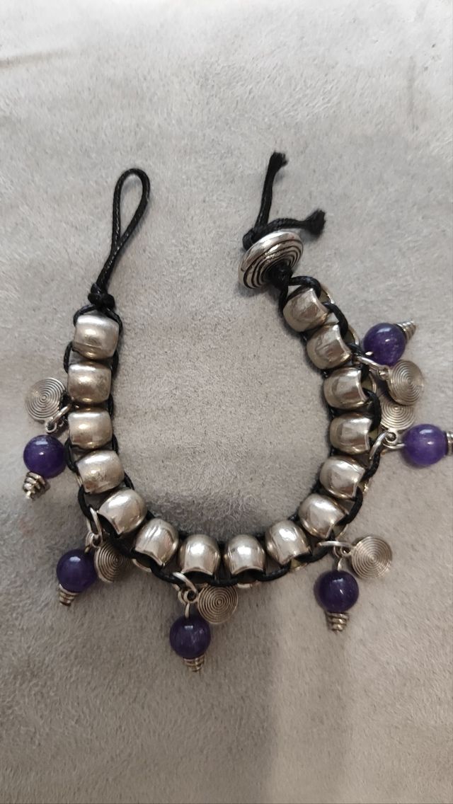 Pulsera/Brazalete Artesanal Color Plata y Morado