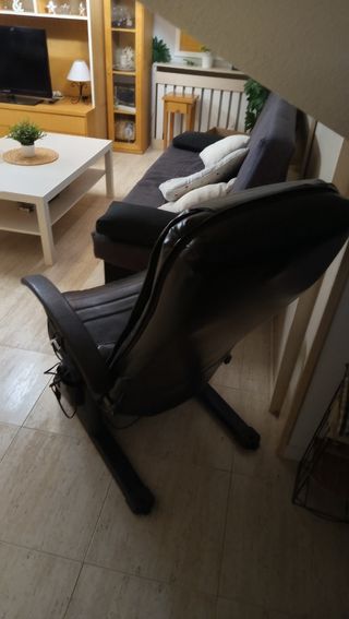 Sofá Cama Gris y Negro y sillón negro de una plaza
