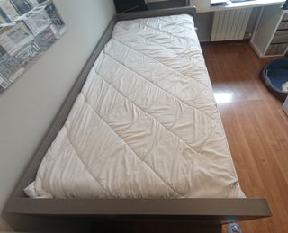 Cama juvenil con cajones, mesa estudio y librería.