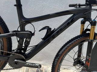 Bicicleta Trek Top Fuel 9.8