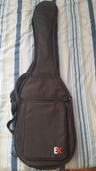 Bajo Cort 5 cuerdas negro + funda