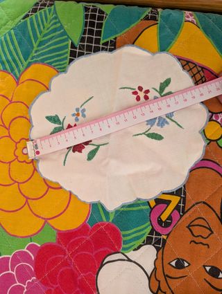 Set centrini/centrotavola ricamati floreali