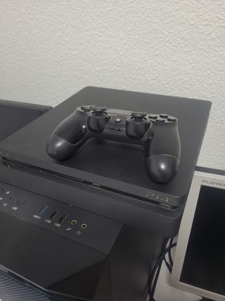 PS4 (PlayStation 4) Negra + 1 Mando + 3 Juegos