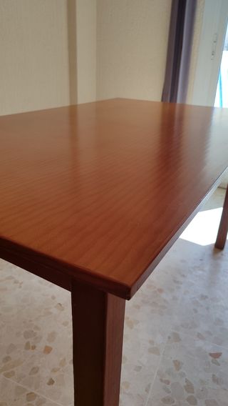Mesa de comedor de madera - Buen estado