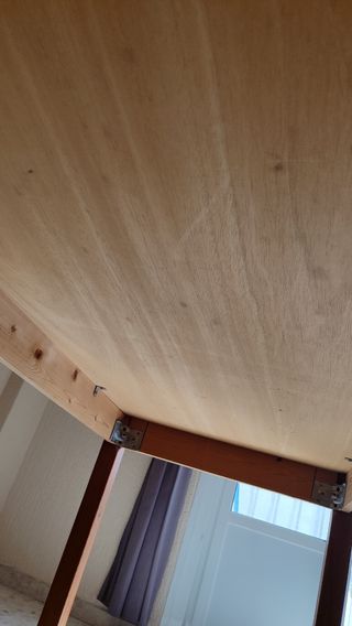 Mesa de comedor de madera - Buen estado