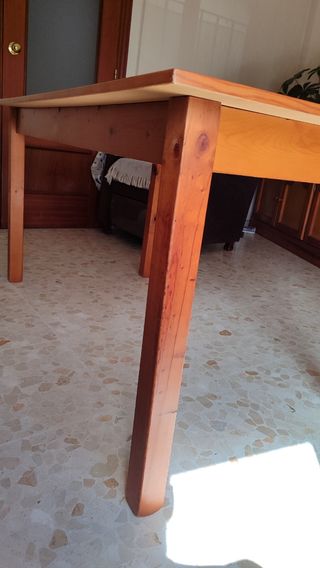 Mesa de comedor de madera - Buen estado