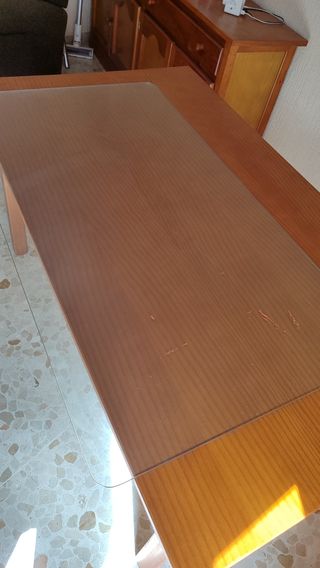Mesa de comedor de madera - Buen estado