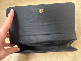 Bolso clutch raso negro