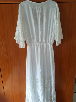 Vestido blanco largo de verano. 