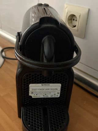 Cafetera Nespresso DeLonghi Negra