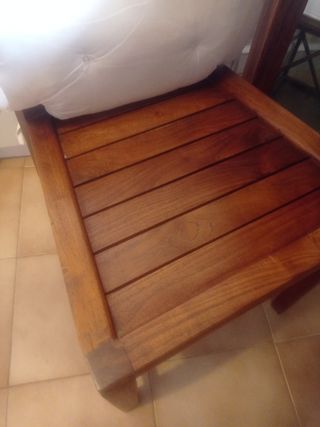 Scrivania coloniale e sedia in teak.
