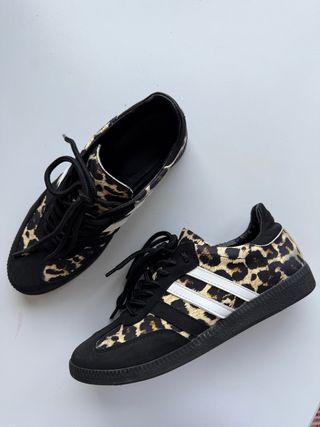 Zapatillas Animal Print Talla 38, nuevas.