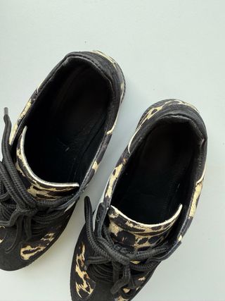 Zapatillas Animal Print Talla 38, nuevas.