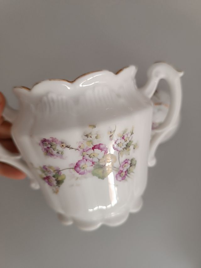 Azucarero de porcelana con flores
